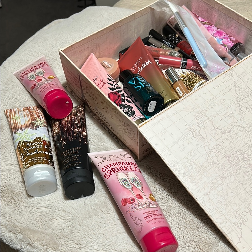 Bath & Body Works Pink Lip Balm Gloss Essential